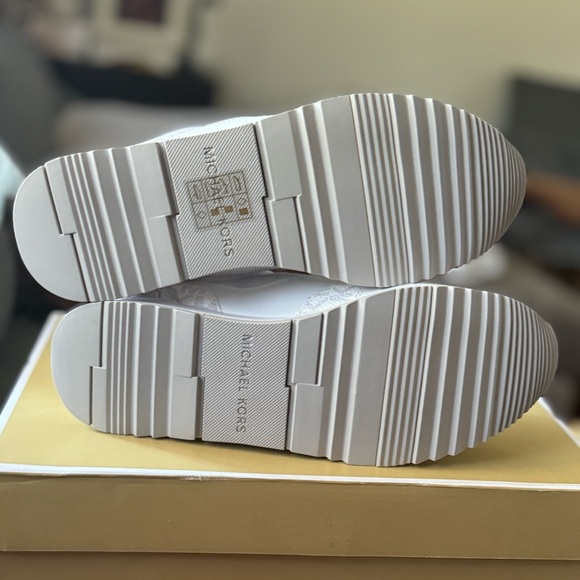 Michael Kors Women's Andi Trainer Sneakers Size 7- New in Box - Picture 4 of 13